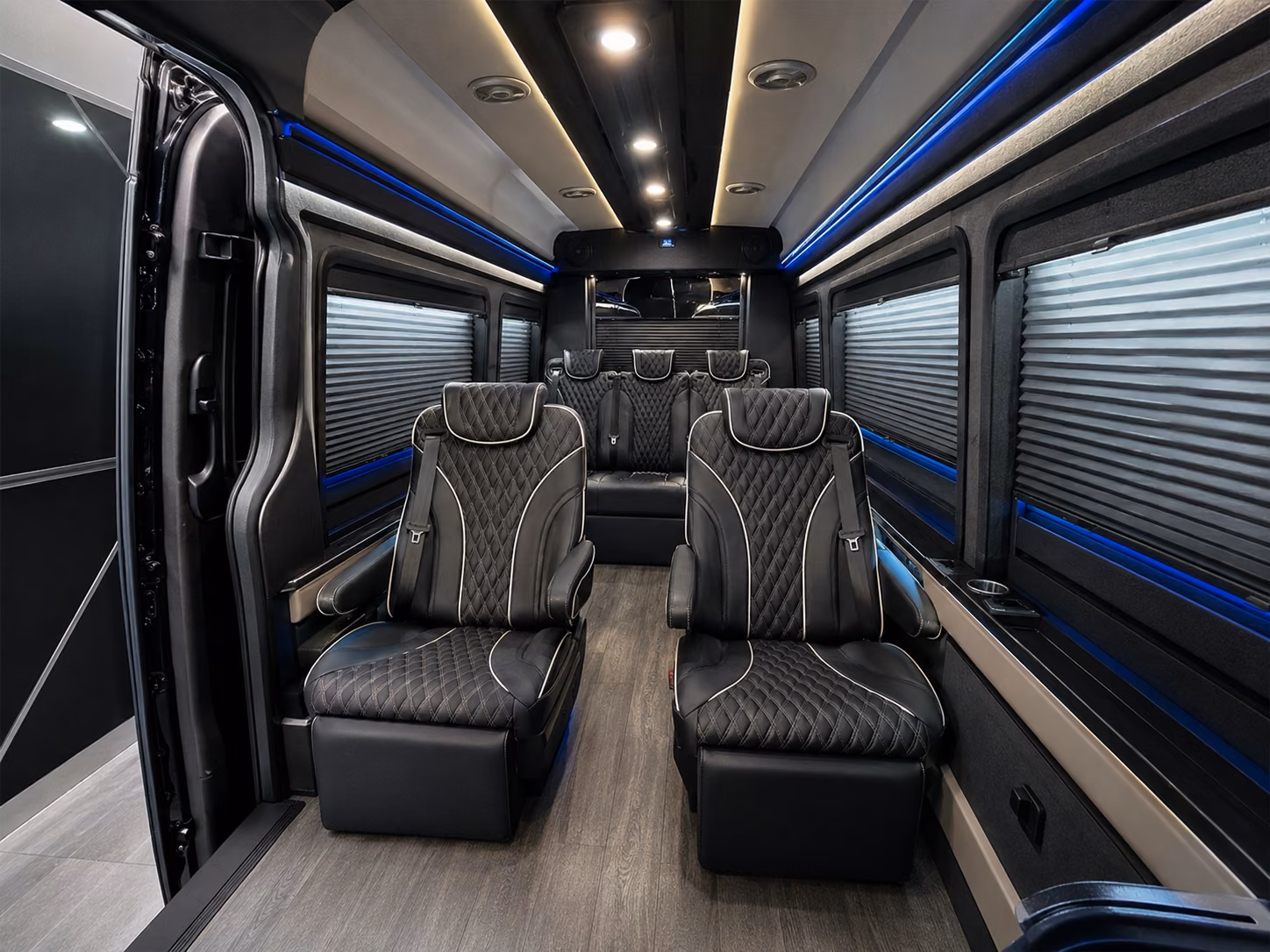 detroit airport shuttle buses for employees