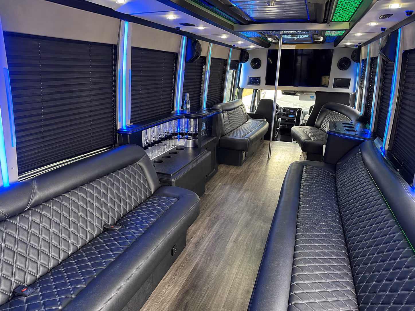 detroit corporate retreat shuttle bus rentals
