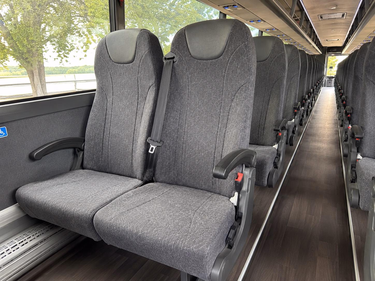 dtw airport shuttles for out of town wedding guests