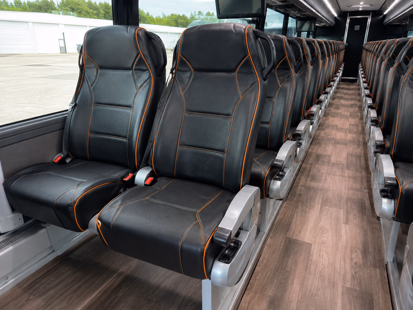 shuttle services for airline crews and airport staff in detroit